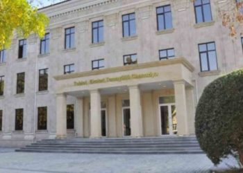 İcra Hakimiyyəti “ərazi satılmayıb” dedi – Bəs gimnaziyanın stadionundakı köşklər niyə götürüldü?