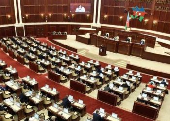 Milli Məclisin ilk iclası başladı