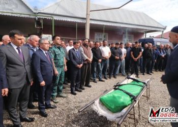 İcra başçısı Milli Qəhrəman Aqil Musayevin anasının dəfn mərasimində iştirak edib
